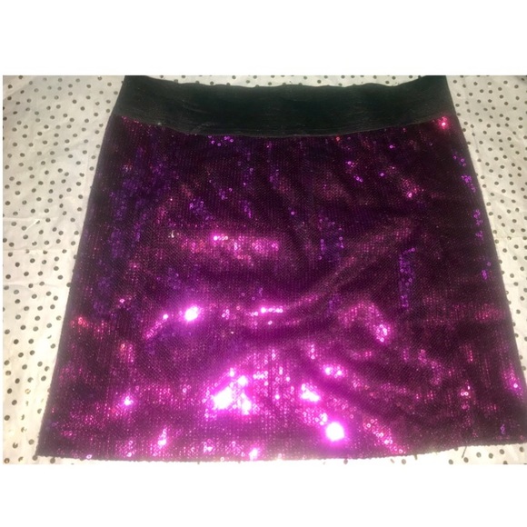 Purple shimmering mini skirt - Picture 2 of 4